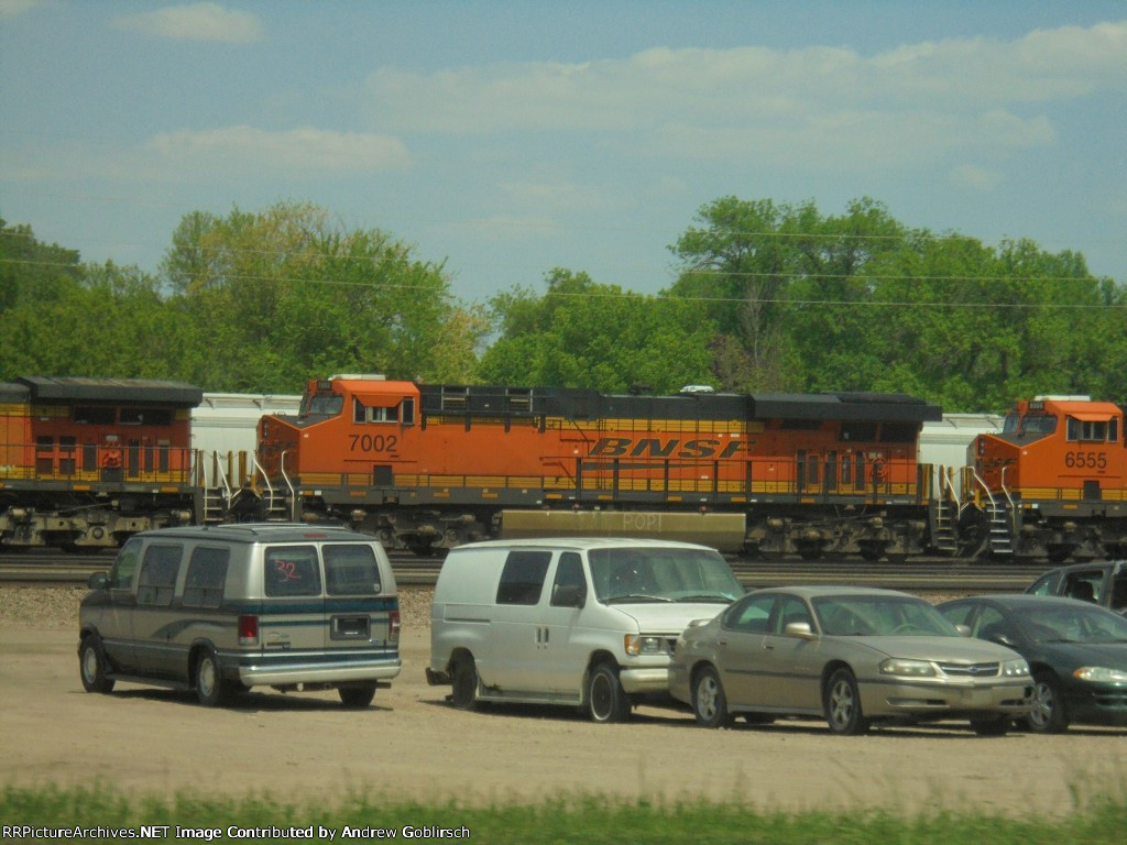 BNSF 7002 & 6555